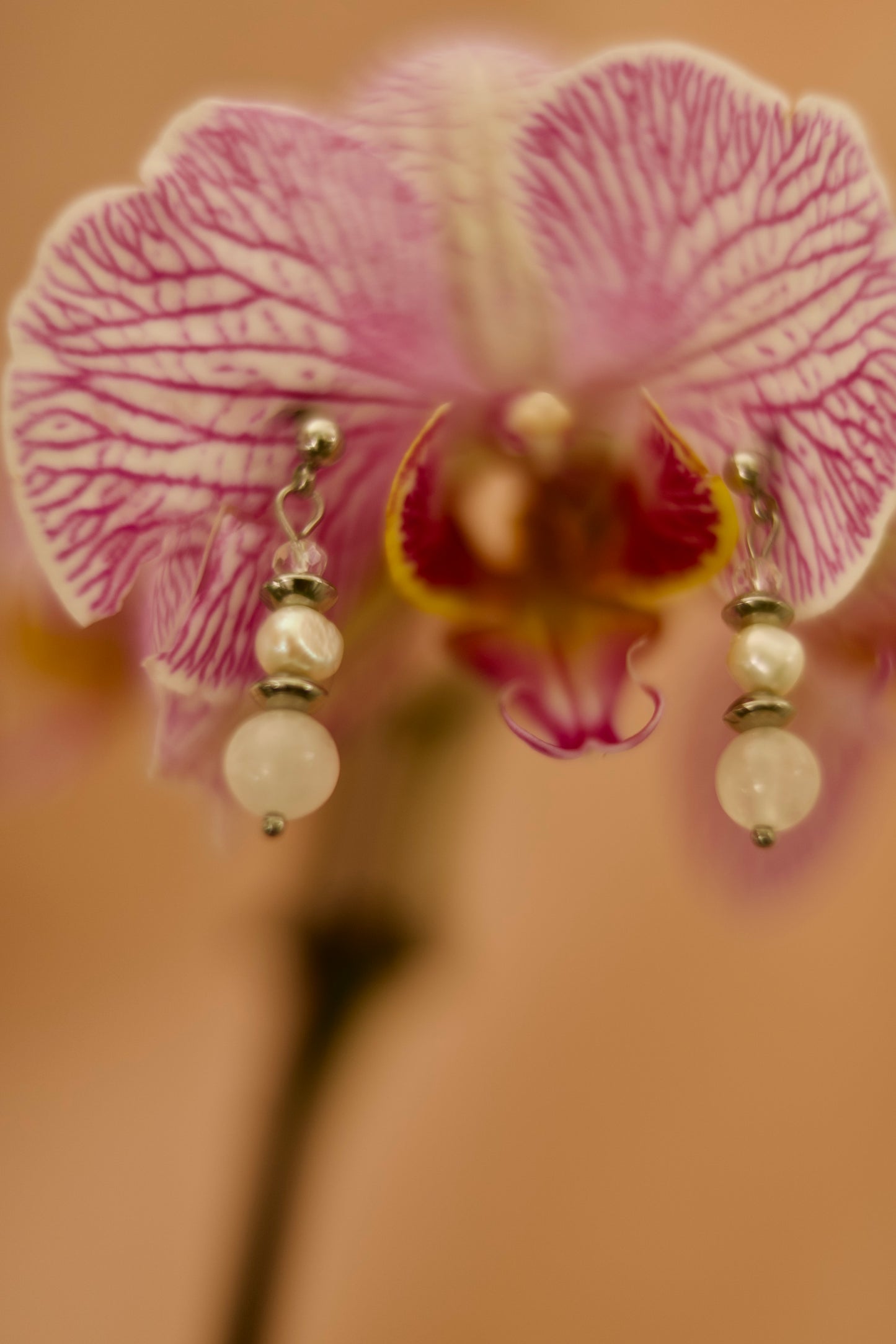 Boucles Auréa · Perles d'eau douce & quartz blanc · Boucles femme délicates