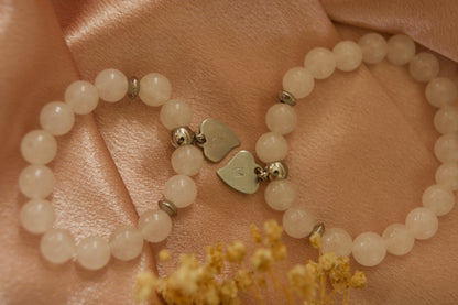 Bracelet Coralia · Quartz rose & double cœur gravé · Personnalisable initiales
