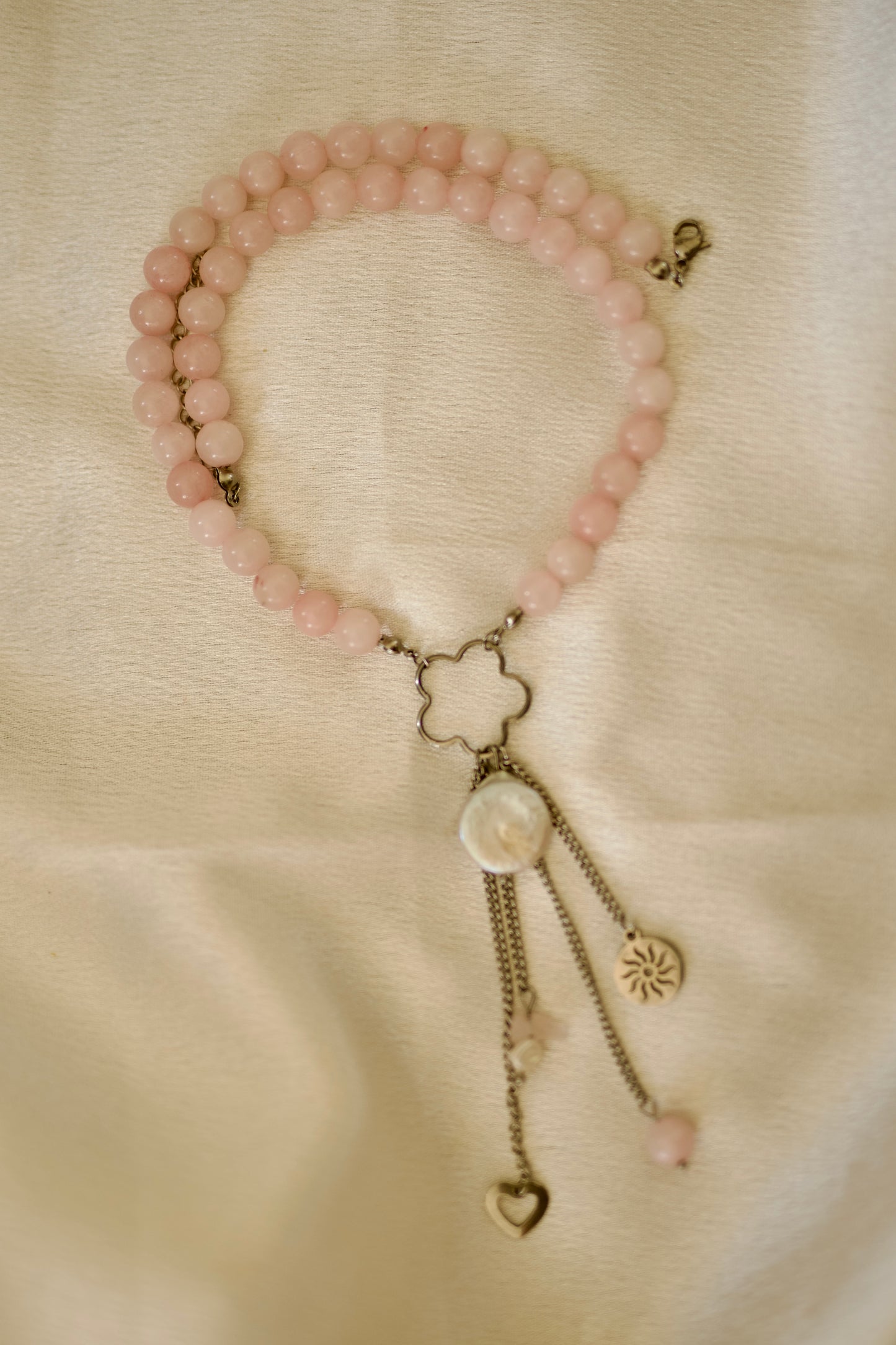 Collier Élina · Quartz rose & perle d'eau douce · Pendentif fleur argent